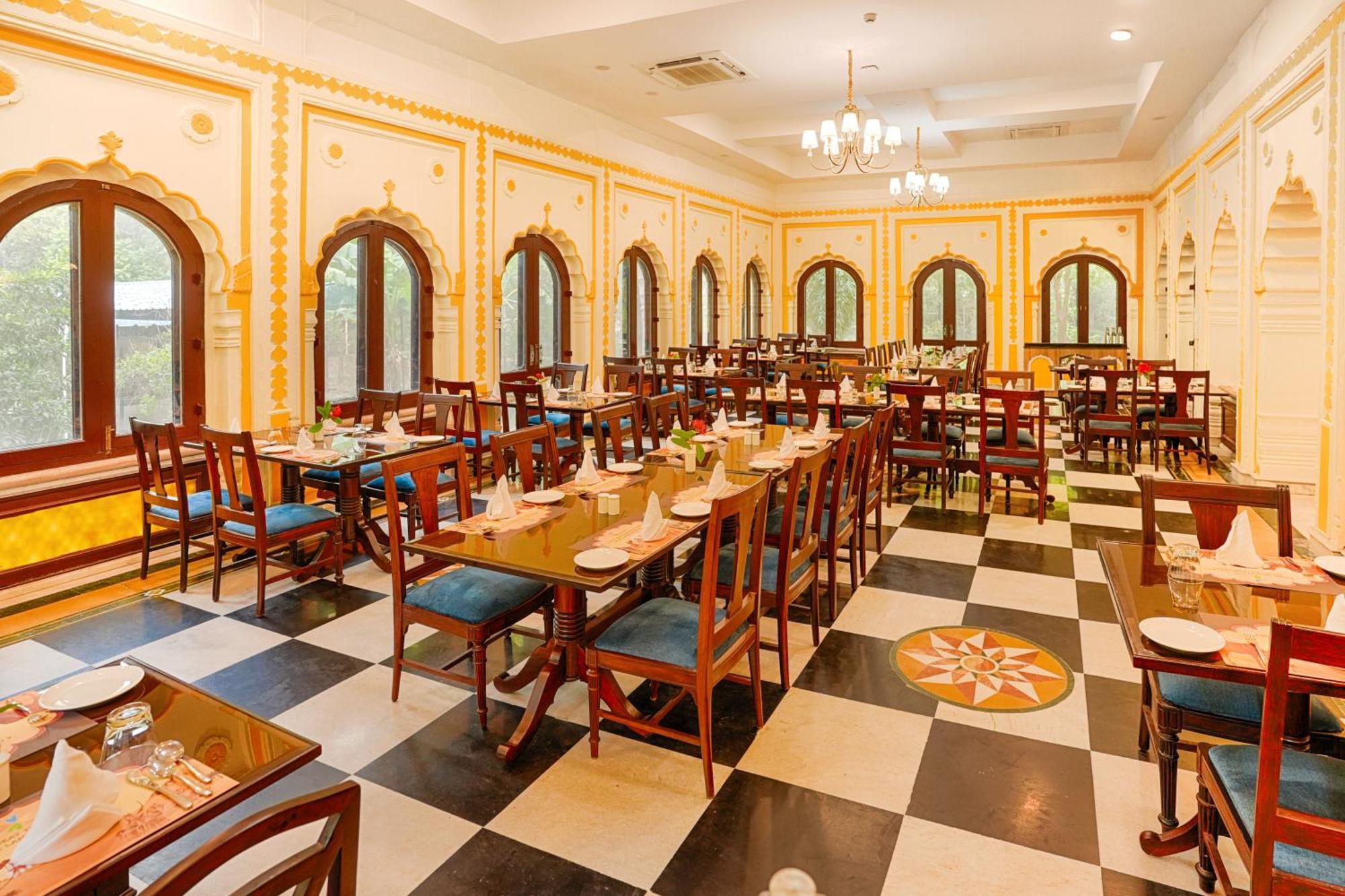 Club Mahindra Bharatpur Hotel Екстериор снимка