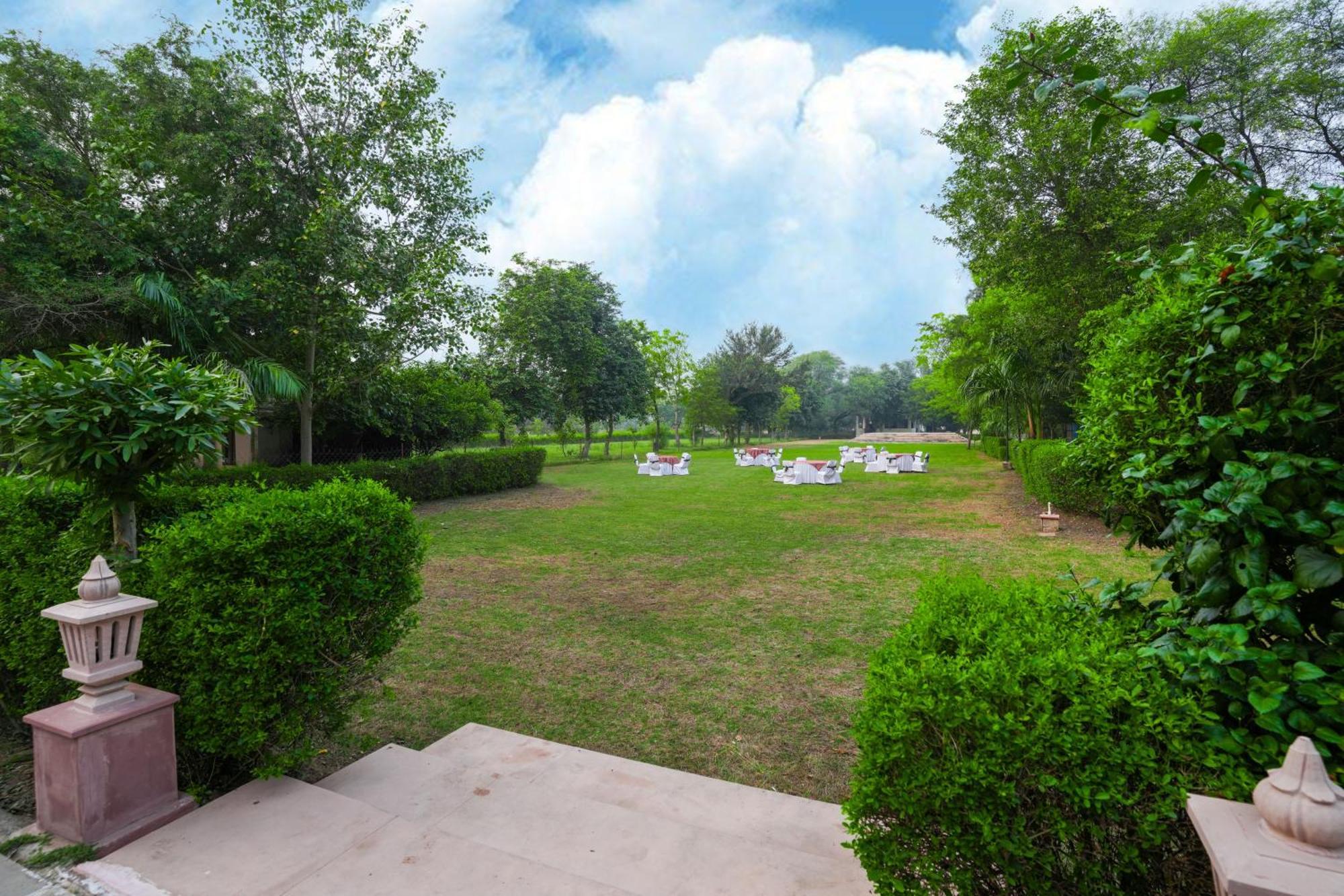 Club Mahindra Bharatpur Hotel Екстериор снимка