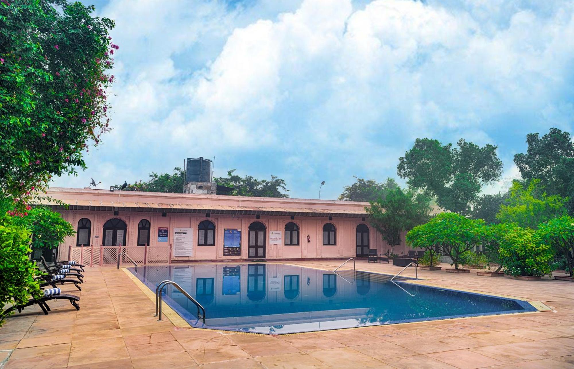 Club Mahindra Bharatpur Hotel Екстериор снимка