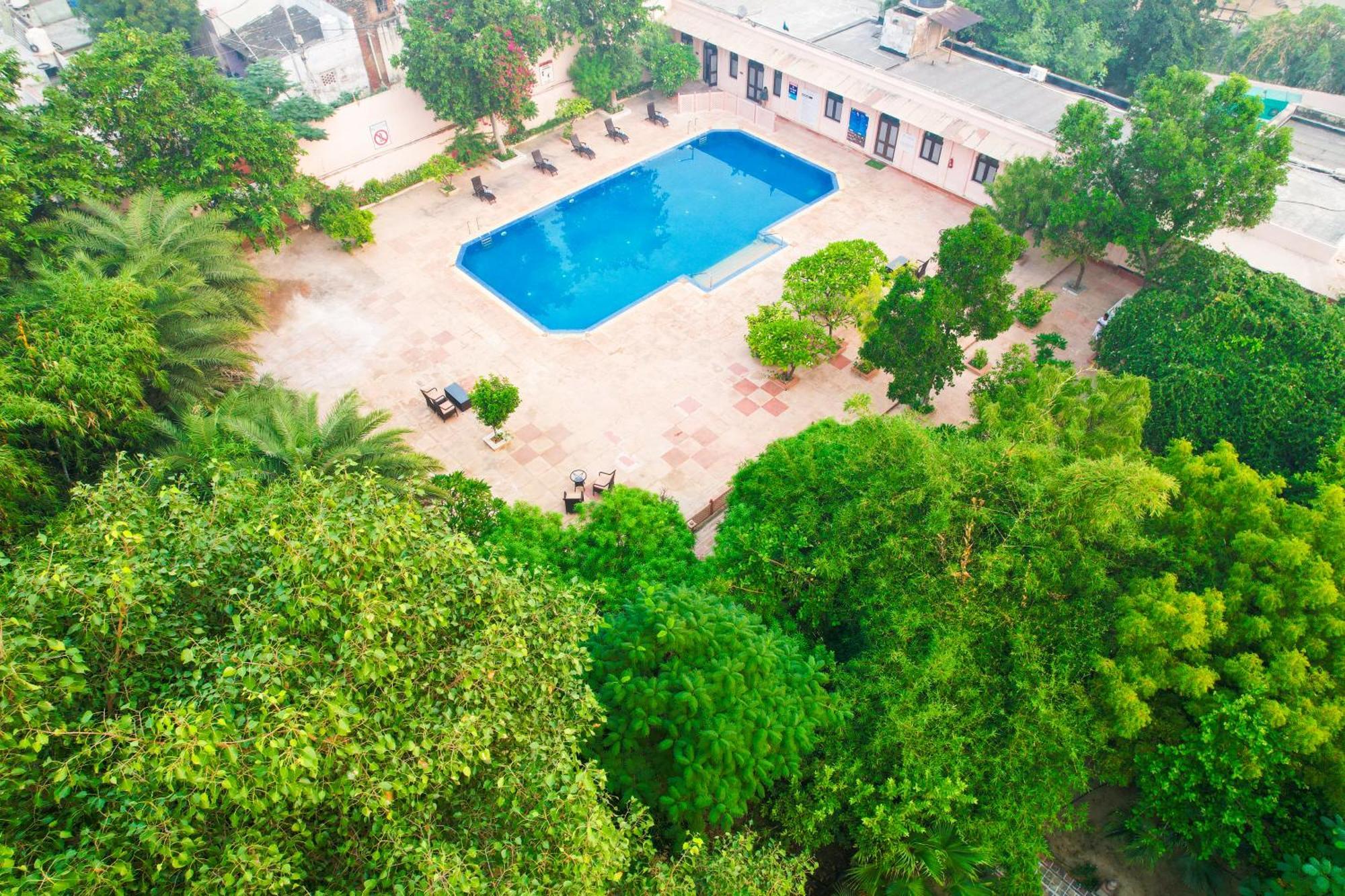 Club Mahindra Bharatpur Hotel Екстериор снимка