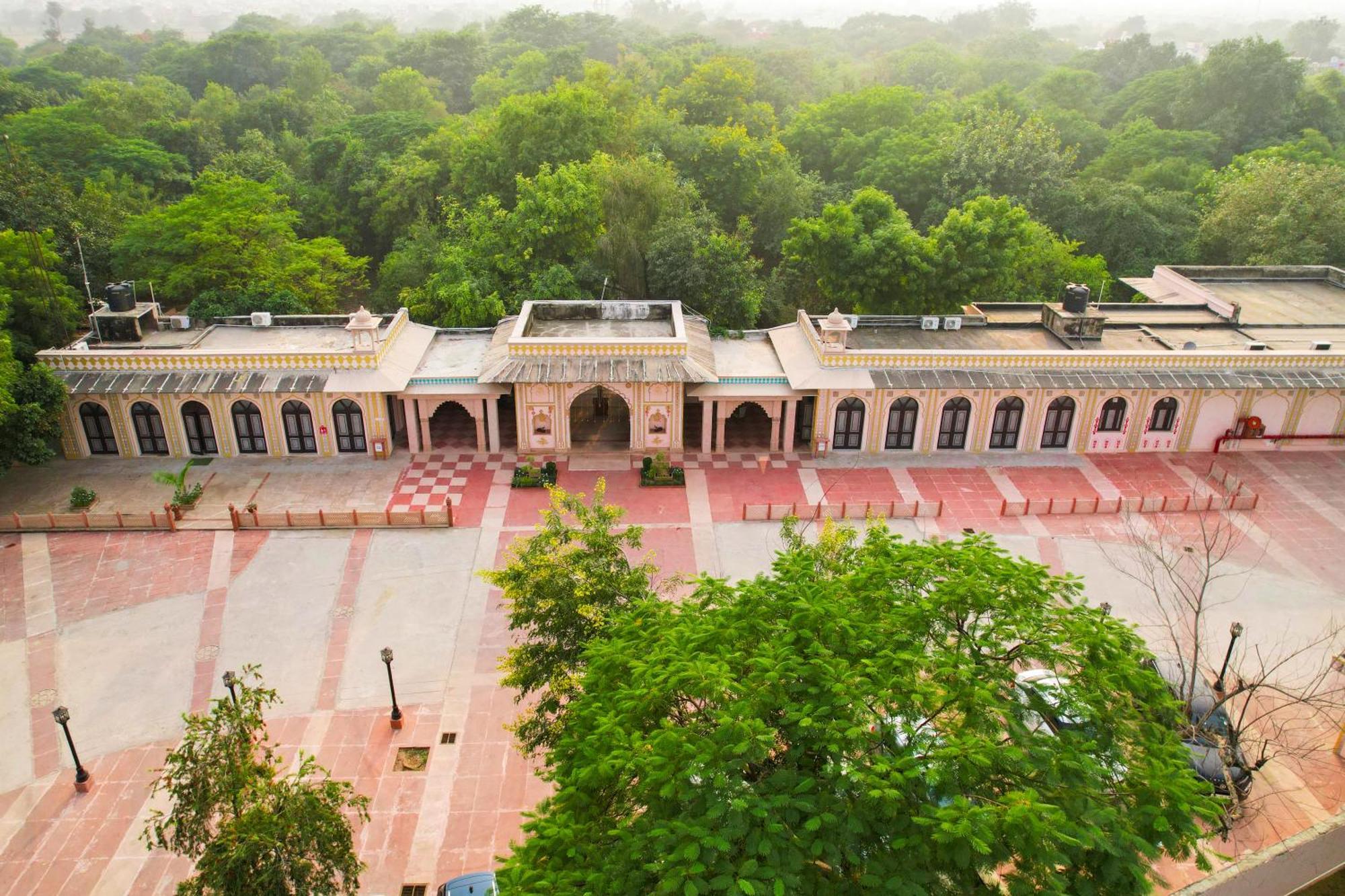 Club Mahindra Bharatpur Hotel Екстериор снимка